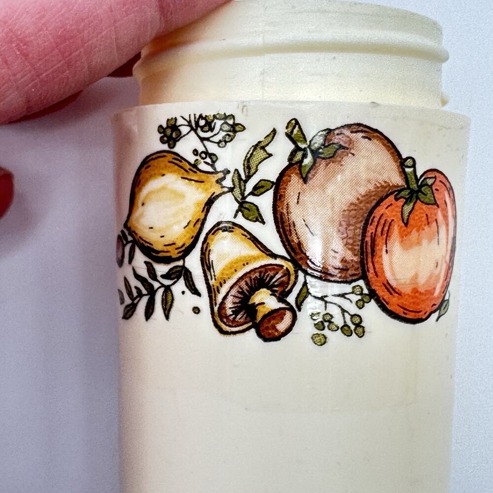 Vintage Spice of Life Salt Pepper Shakers Eagle Brand Plastic Screw Top 2.75" - Picture 7 of 9